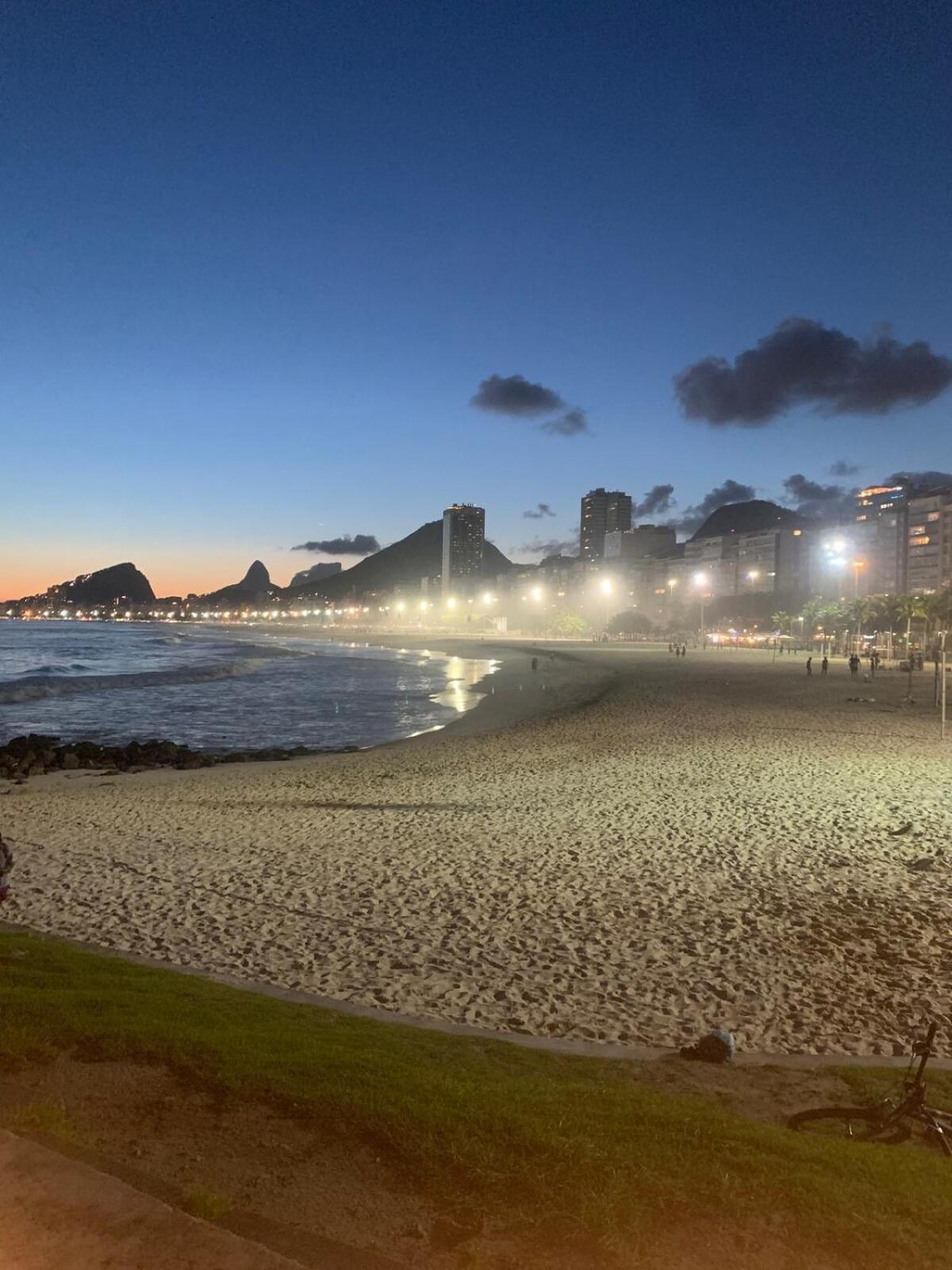 Zen Do Leme Apartment *